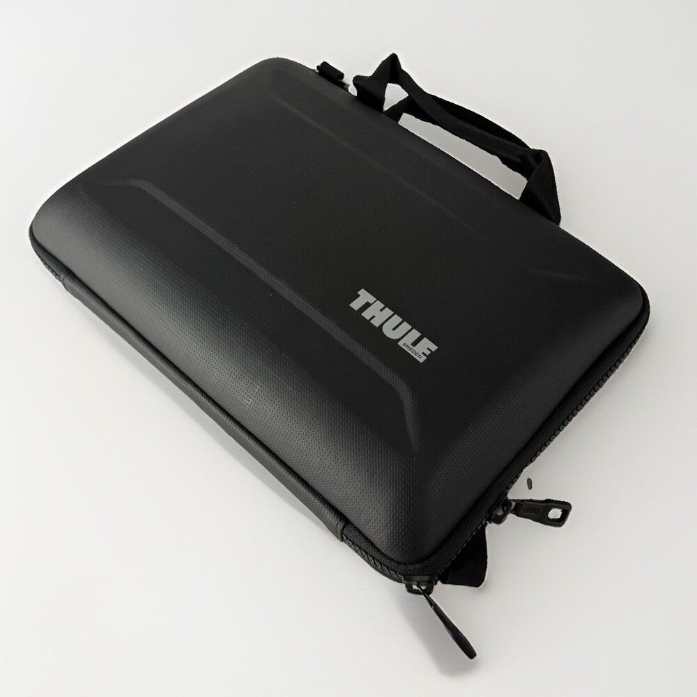 THULE GENUINE Gauntlet 4 Attaché Briefcase 14” MacBook Pro Laptop Case Black